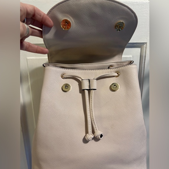 Women’s backpack style handbag - Picture 2 of 10